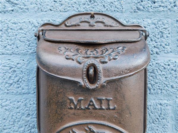 Grote foto brievenbus mailbox gietijzer bruin tuin en terras overige tuin en terras