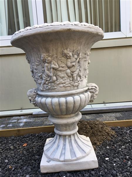 Grote foto zeer opvallende en zware bloempot vaas uit vol steen. tuin en terras overige tuin en terras