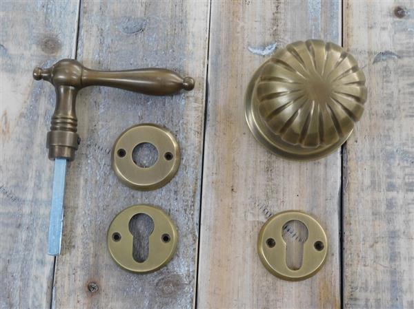 Grote foto set 1 deurknop met een grote knop rozet 1 1 deurknop handvat wapenschild 2 lock rozetten mess doe het zelf en verbouw materialen en producten