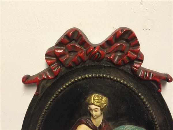 Grote foto wandornament zwaar gietijzer oosterse vrouw in kleur. tuin en terras tuindecoratie