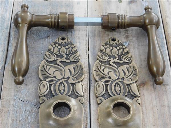 Grote foto art nouveau stijl deurbeslagset met mooie messing deurplaten pz72 doe het zelf en verbouw materialen en producten