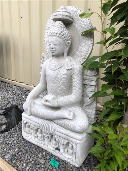 Grote foto boeddha op troon white wash vol steen. tuin en terras tuindecoratie