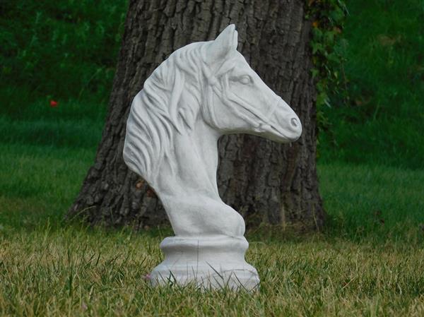 Grote foto beeld paardenhoofd vol steen wit met grijze tinten tuin en terras tuindecoratie