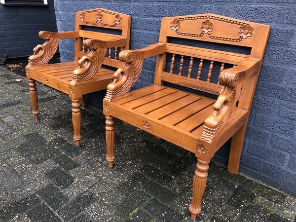 Grote foto antieke set stoelen handgemaakt mooi houtsnijwerk. koloniaal hout 1 malig huis en inrichting woningdecoratie