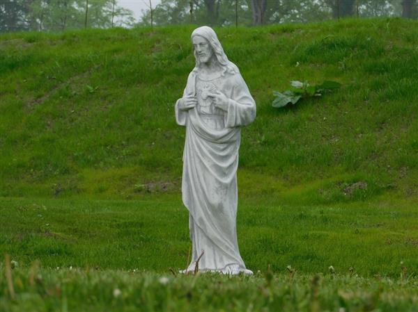 Grote foto jezus heilig hartbeeld vol steen tuin en terras tuindecoratie