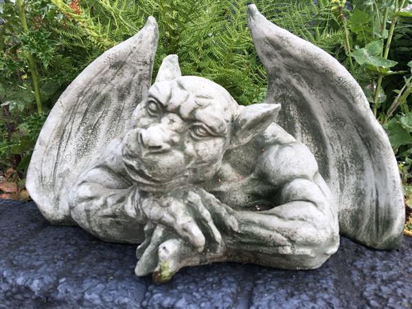 Grote foto de xl denker gargoyle decoratie voor de muur stone monster middeleeuws figuur tuin en terras tuindecoratie