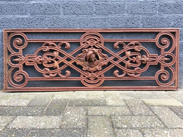 Grote foto balkon scheeps reling raamrek cast iron rust. tuin en terras hekken en schuttingen