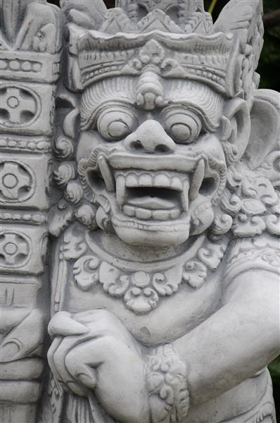 Grote foto tempelwachter poortwachter balinese beelden. tuin en terras tuindecoratie