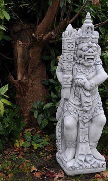 Grote foto tempelwachter poortwachter balinese beelden. tuin en terras tuindecoratie