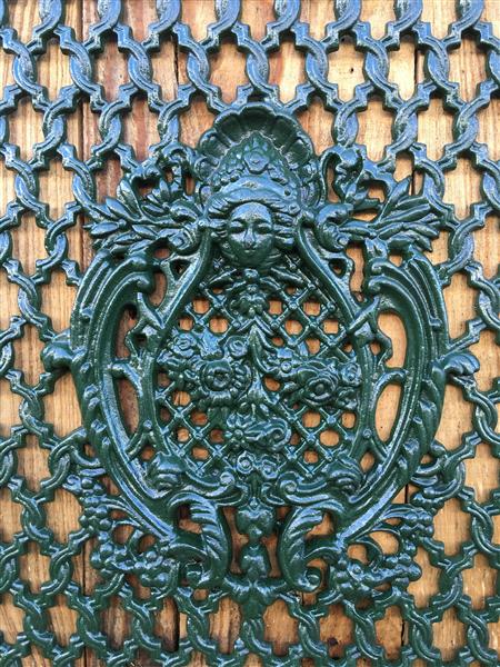 Grote foto cast iron deur raam rooster wandornament mooi smeedwerk tuin en terras tuindecoratie