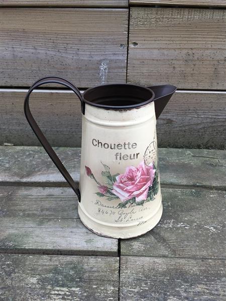 Grote foto vintage flower jug blikje karaf rustiek melk kan tuin en terras tuindecoratie