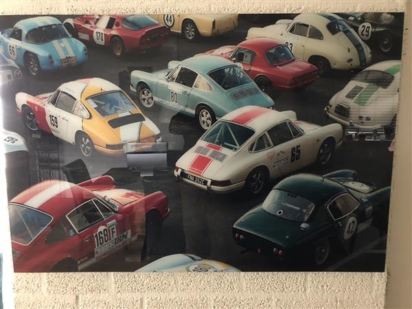 Grote foto wanddecoratie kunst op glas full color oldtimer porsche zeer fraai tuin en terras tuindecoratie