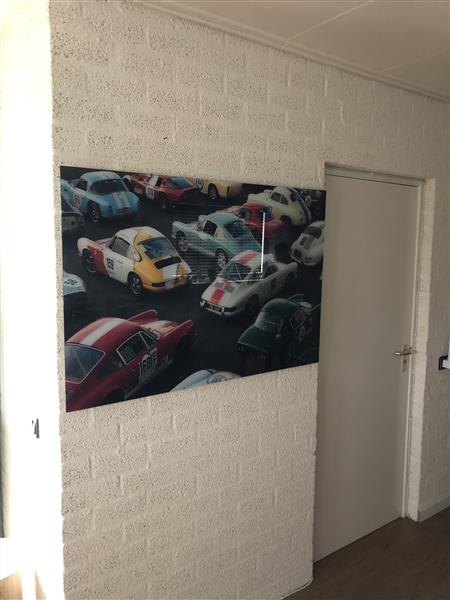 Grote foto wanddecoratie kunst op glas full color oldtimer porsche zeer fraai tuin en terras tuindecoratie