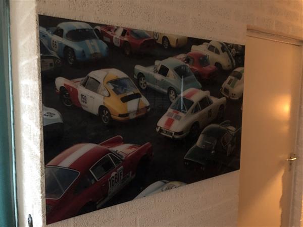 Grote foto wanddecoratie kunst op glas full color oldtimer porsche zeer fraai tuin en terras tuindecoratie