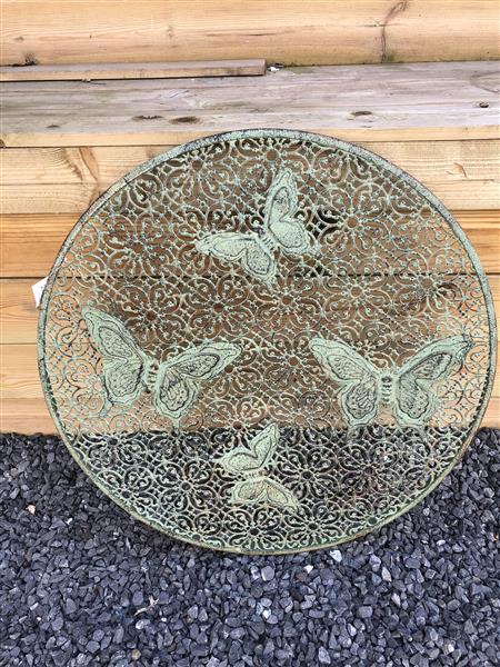 Grote foto wandornament metaal groen vlinder rek rond mooi tuin en terras tuindecoratie