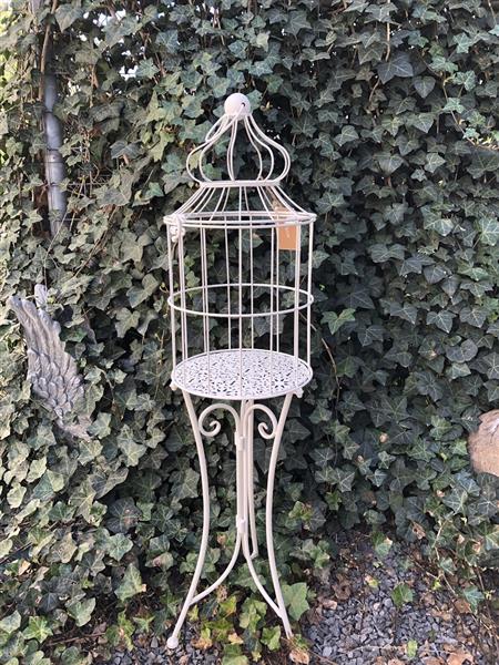 Grote foto vogelkooi staand op sierlijke smeedijzeren pootjes een sieraad tuin en terras tuindecoratie