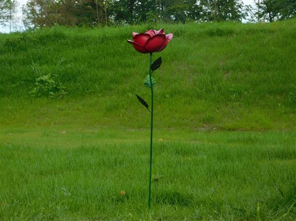 Grote foto handgemaakte roos tuinsteker 85 cm metaal tuin en terras tuindecoratie