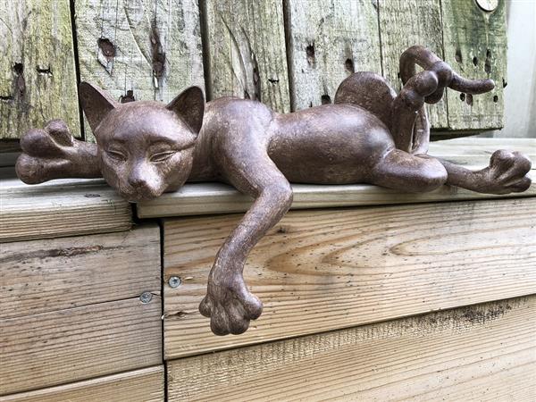 Grote foto sculptuur liggende kat uit polystein tuin en terras tuindecoratie