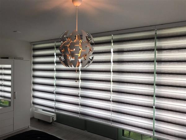 Grote foto duo rolgordijn cvhr edt 1965 serie huis en inrichting gordijnen en lamellen