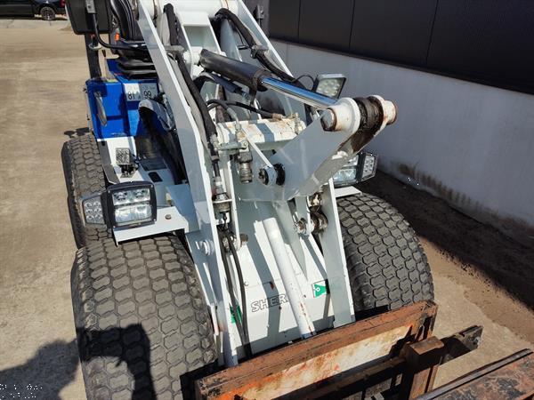 Grote foto sherpa 300 miniloader shovel met veel aanbouwdelen agrarisch shovels