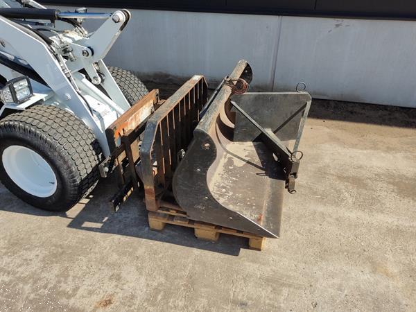 Grote foto sherpa 300 miniloader shovel met veel aanbouwdelen agrarisch shovels