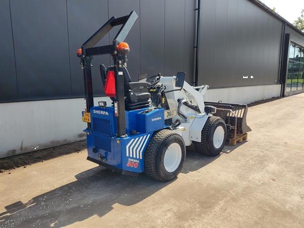 Grote foto sherpa 300 miniloader shovel met veel aanbouwdelen agrarisch shovels