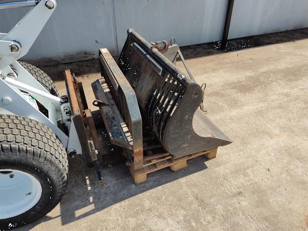 Grote foto sherpa 300 miniloader shovel met veel aanbouwdelen agrarisch shovels