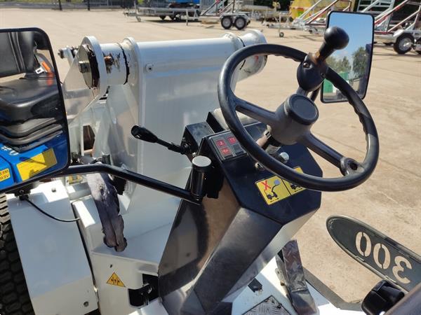 Grote foto sherpa 300 miniloader shovel met veel aanbouwdelen agrarisch shovels