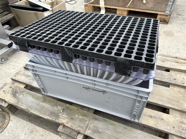 Grote foto lehners handzaaimachine voor trays met 285 cellen agrarisch tuinbouw