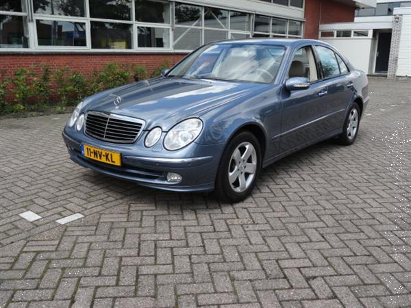 Grote foto mercedes 270 cdi diesel 2004 in top staat. auto mercedes