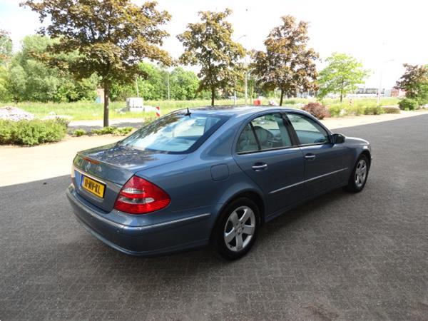 Grote foto mercedes 270 cdi diesel 2004 in top staat. auto mercedes