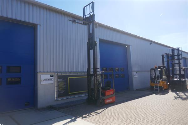 Grote foto vs 21288 elektrische triplex heftruck toyota 4700mm sideshift agrarisch heftrucks