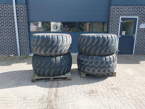 Grote foto set wielen voor kipper mesttank 25 55 r25 8 gat landbouwsteek agrarisch tuinbouw