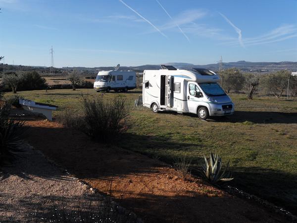 Grote foto camperplaats in ayora binnen land valencia vakantie spanje