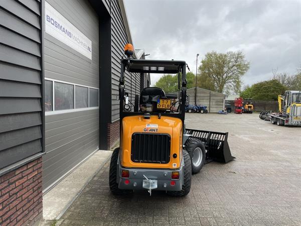 Grote foto giant g2500 hd x tra minishovel nieuw 680 lease pro inching agrarisch shovels