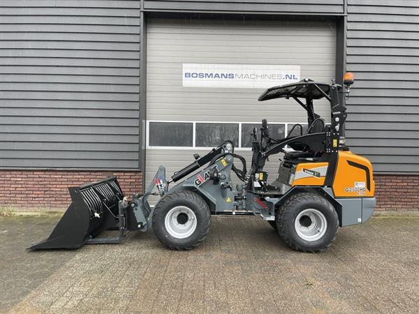 Grote foto giant g2500 hd x tra minishovel nieuw 680 lease pro inching agrarisch shovels