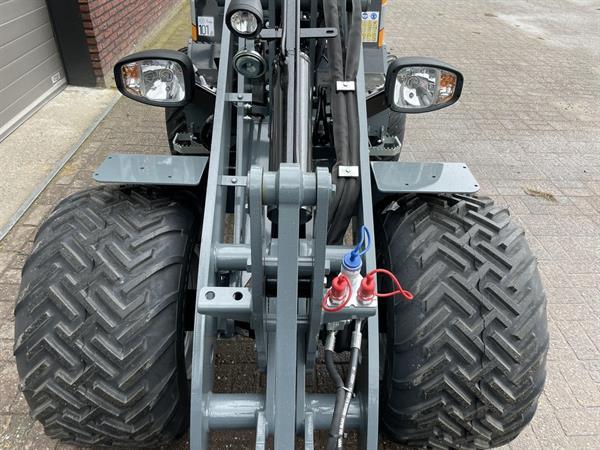 Grote foto giant g2500 hd x tra minishovel nieuw 680 lease pro inching agrarisch shovels