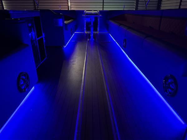 Grote foto aquarius deluxe bimini boot met verbrandingsmotor watersport en boten speedboten