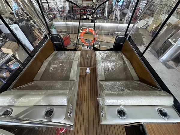 Grote foto aquarius 727 deluxe hard top boot met elektromotor watersport en boten speedboten