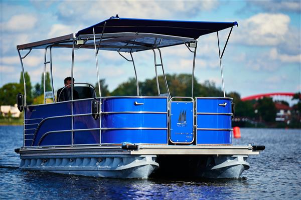Grote foto pontonboot elektrische watertram met panelen watersport en boten speedboten