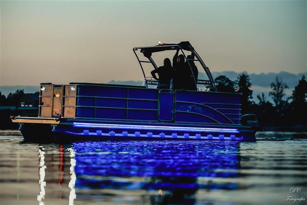 Grote foto pontonboot elektrische watertram met panelen watersport en boten speedboten