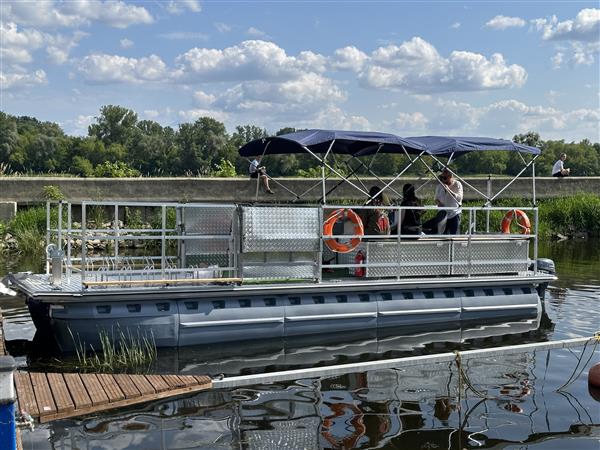Grote foto aqarius 727 pontonboot met fietsplatform watersport en boten speedboten