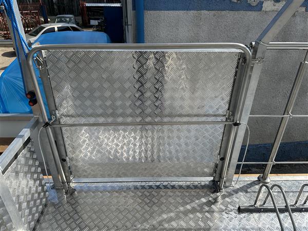 Grote foto aqarius 727 pontonboot met fietsplatform watersport en boten speedboten