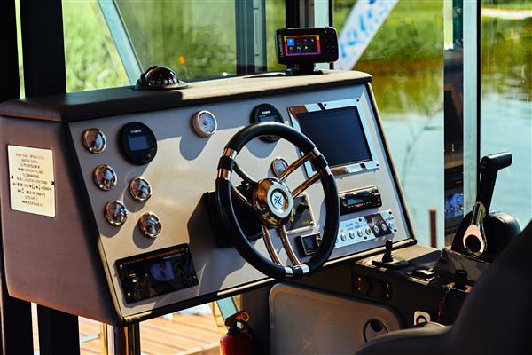 Grote foto woonboot catamaran lakestar1300 partyboot watersport en boten catamarans