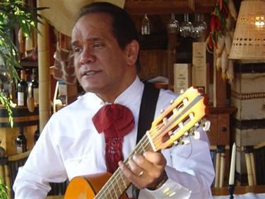 Grote foto k. valverde zanger gitarist mexicaanse muziek muziek en instrumenten boekingen