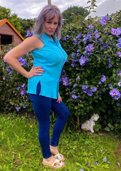 Grote foto ik leef uit liefde welke man ziet het zitten contacten en berichten vrouw zoekt man