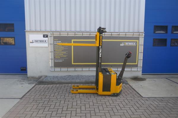 Grote foto vs 21267 elektrische stapelaar boss 1250kg 3000mm freelift doe het zelf en verbouw hefwerktuigen