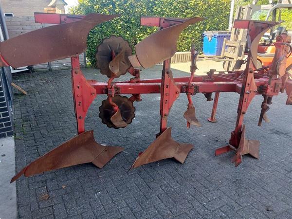 Grote foto niemeyer volly mat 3 schaar ploeg agrarisch ploegen