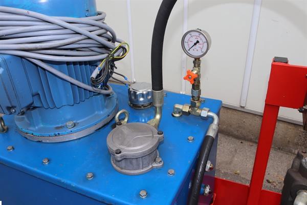 Grote foto hogedrukpomp oliepomp voor machines zoals preiwassers agrarisch tuinbouw