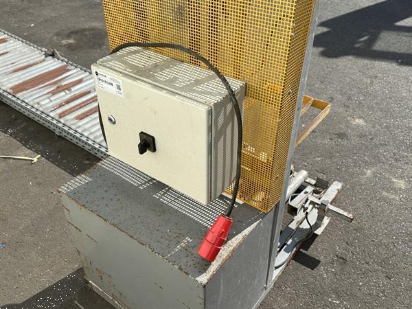 Grote foto taks kistenlift agrarisch transportbanden